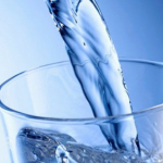 como beber agua en alimentos con alto contenido