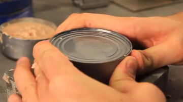 abrir lata de conservas sin abrelatas
